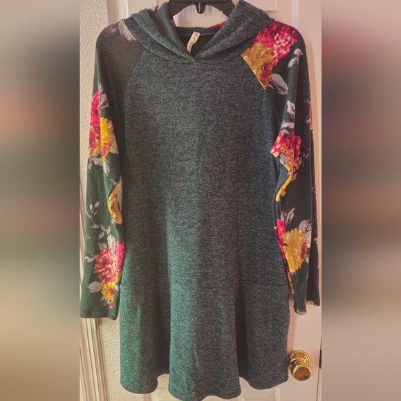 mts Dresses & Skirts - MTS Floral Long Sleeve Dress - Teal and Multicolor - Size Large